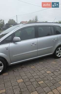 Минивэн Opel Zafira 2010 в 