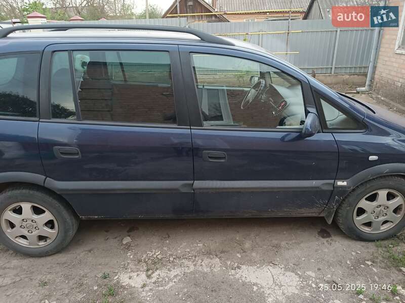 Мінівен Opel Zafira 2000 в Кропивницькому