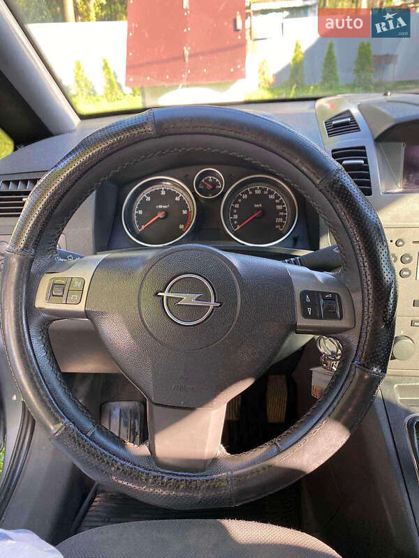 Мінівен Opel Zafira 2005 в Городку