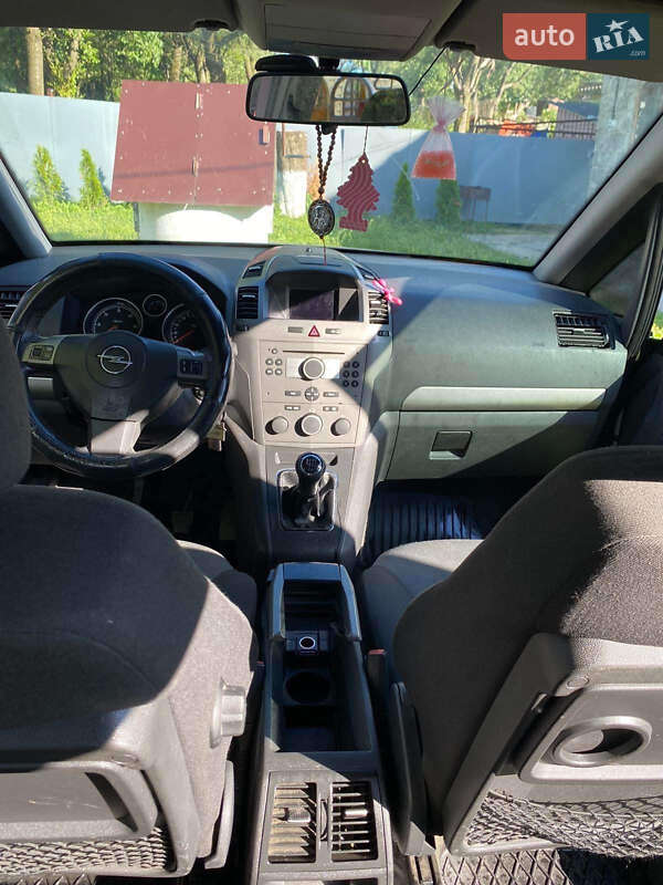 Мінівен Opel Zafira 2005 в Городку