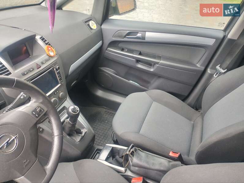 Мінівен Opel Zafira 2006 в Острозі