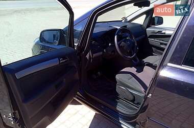 Минивэн Opel Zafira 2011 в 