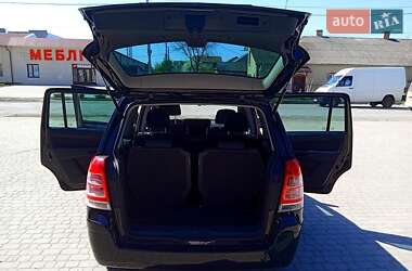 Минивэн Opel Zafira 2011 в 