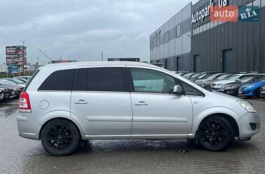 Минивэн Opel Zafira 2010 в 