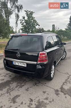 Минивэн Opel Zafira 2006 в 