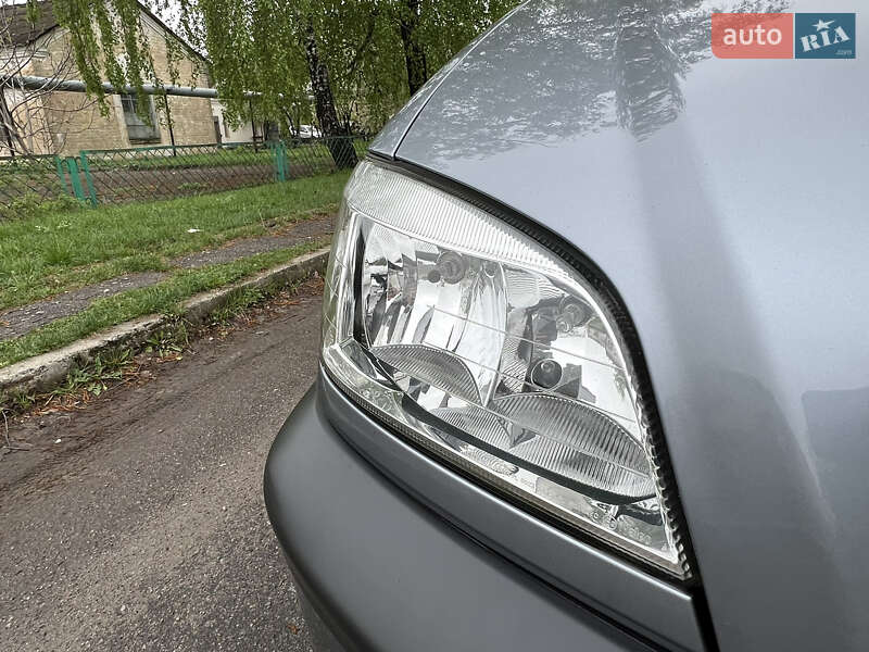 Минивэн Opel Zafira 2005 в Сумах