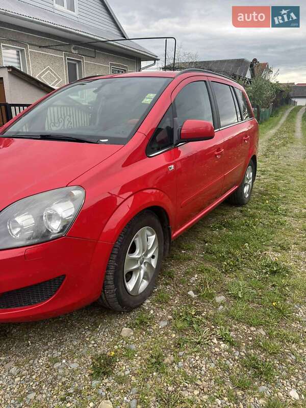 Минивэн Opel Zafira 2011 в Ивано-Франковске