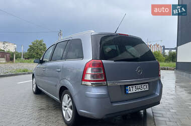 Минивэн Opel Zafira 2008 в 