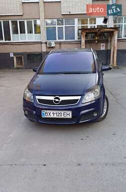Мінівен Opel Zafira 2005 в Нетішині