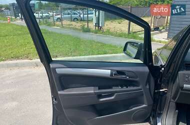 Минивэн Opel Zafira 2011 в 