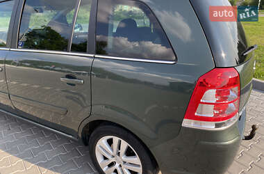 Мінівен Opel Zafira 2010 в 