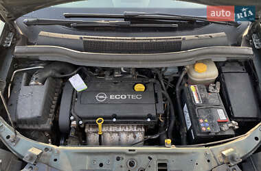 Мінівен Opel Zafira 2010 в 