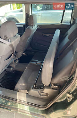 Мінівен Opel Zafira 2010 в 