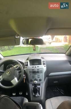 Минивэн Opel Zafira 2008 в 