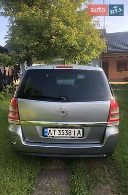Минивэн Opel Zafira 2008 в 