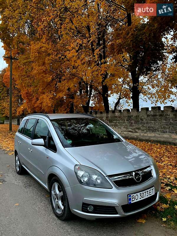 Минивэн Opel Zafira 2006 в 