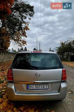 Минивэн Opel Zafira 2006 в 