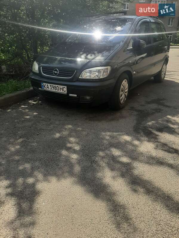 Минивэн Opel Zafira 2000 в Киеве