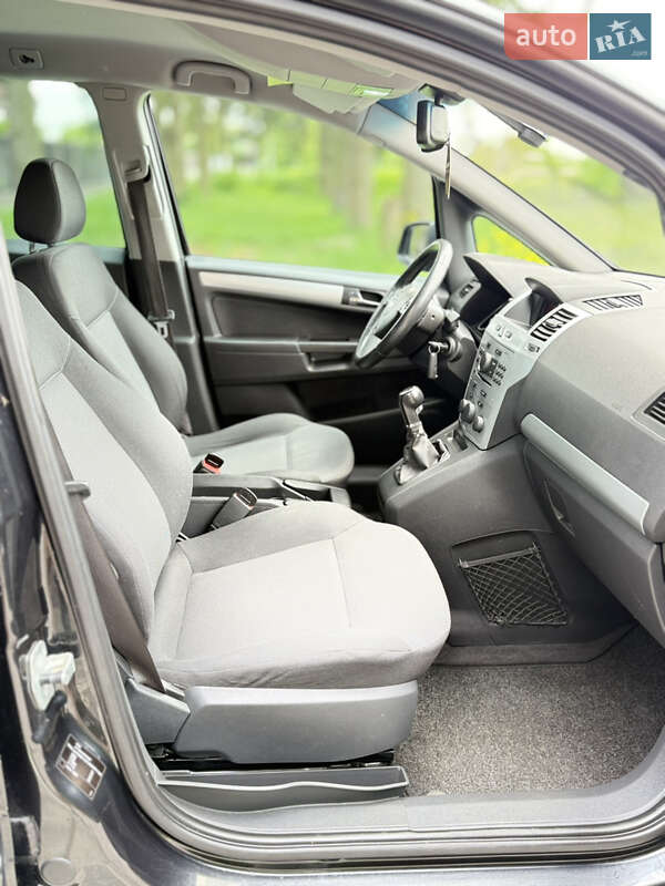 Мінівен Opel Zafira 2012 в Старокостянтинові