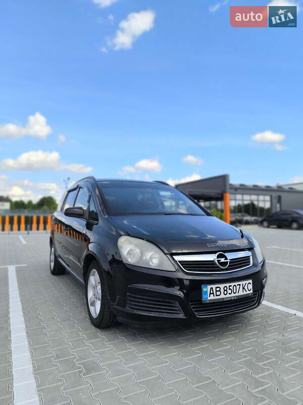 Минивэн Opel Zafira 2005 в 
