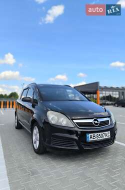 Минивэн Opel Zafira 2005 в 