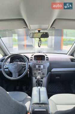 Минивэн Opel Zafira 2005 в 