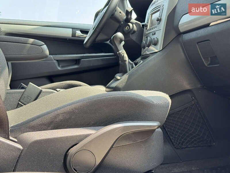 Минивэн Opel Zafira 2012 в Львове