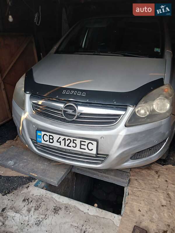 Мінівен Opel Zafira 2009 в Чернігові