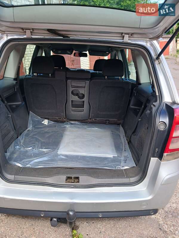 Мінівен Opel Zafira 2009 в Чернігові