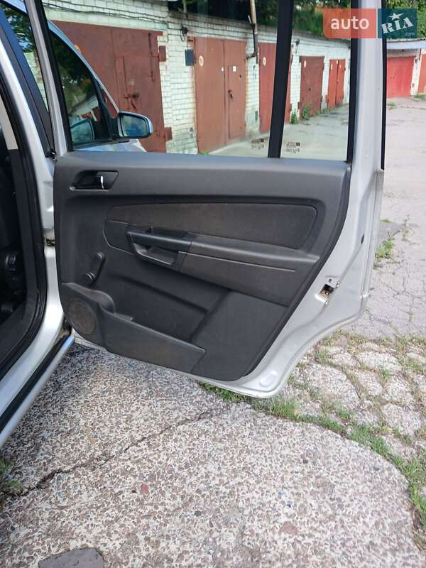 Мінівен Opel Zafira 2009 в Чернігові