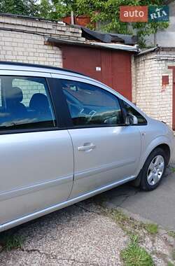 Минивэн Opel Zafira 2009 в 