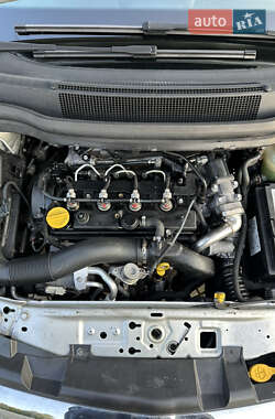 Мінівен Opel Zafira 2011 в 