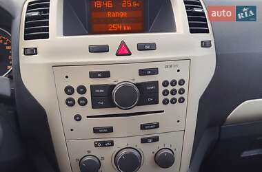 Минивэн Opel Zafira 2008 в 