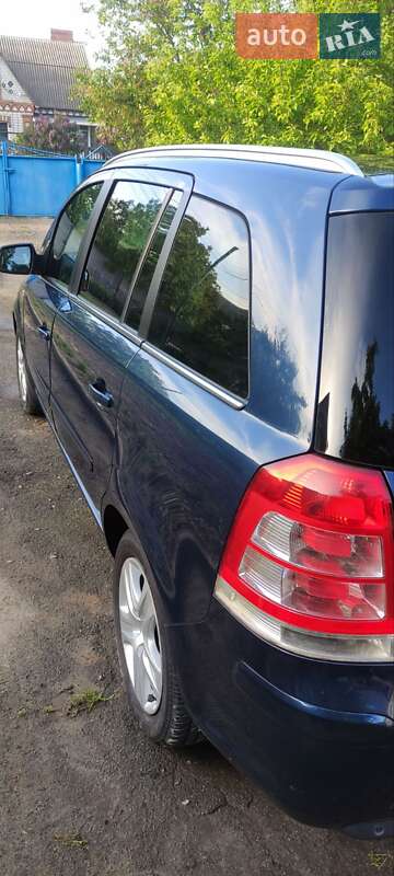 Микровэн Opel Zafira 2012 в Киеве