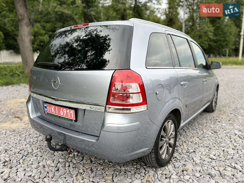 Минивэн Opel Zafira 2011 в Виннице