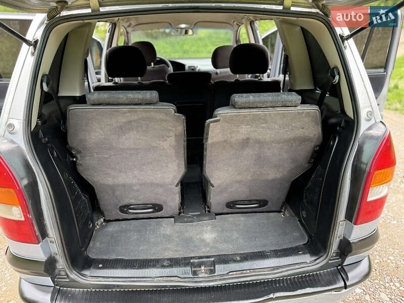 Мінівен Opel Zafira 2000 в Чернігові