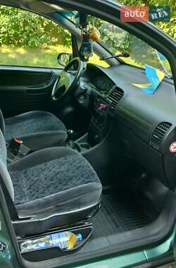 Минивэн Opel Zafira 2000 в 