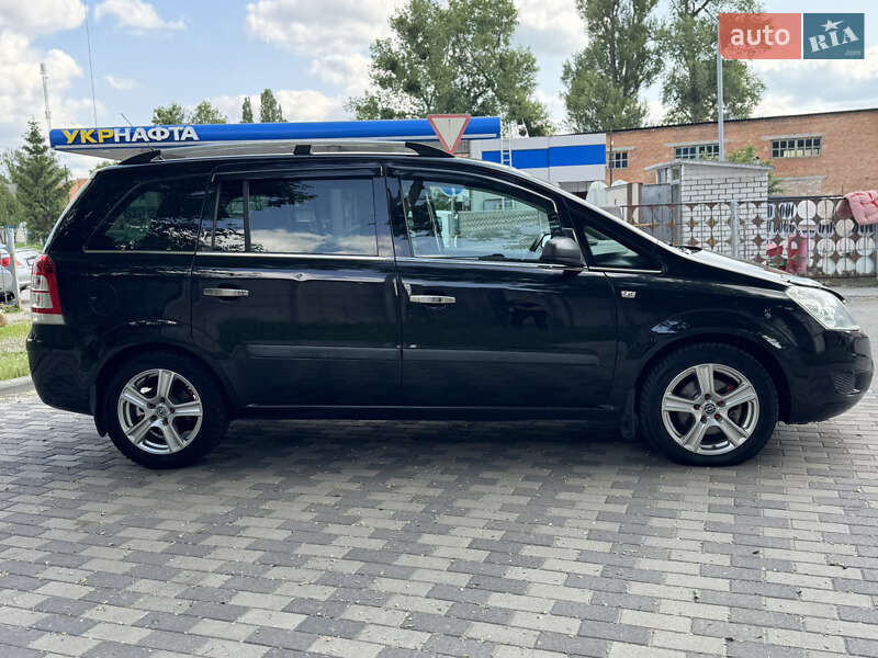 Мінівен Opel Zafira 2009 в Лубнах