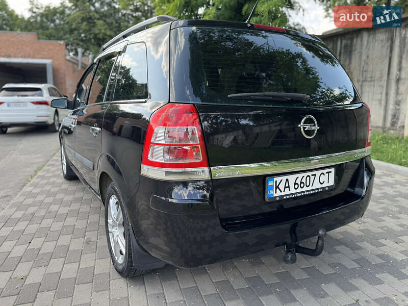 Мінівен Opel Zafira 2009 в Лубнах