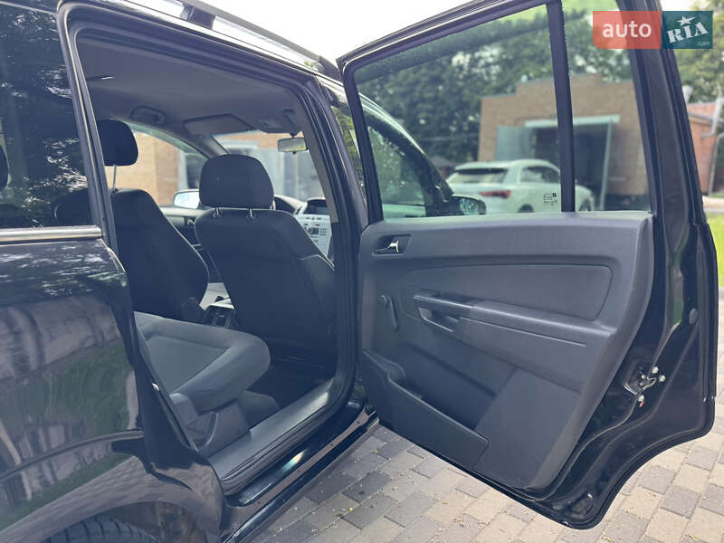 Мінівен Opel Zafira 2009 в Лубнах