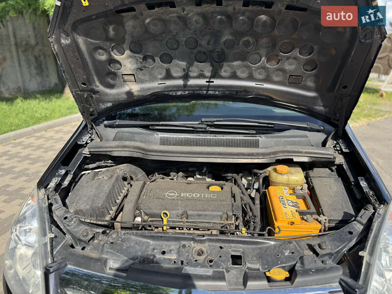 Мінівен Opel Zafira 2009 в Лубнах