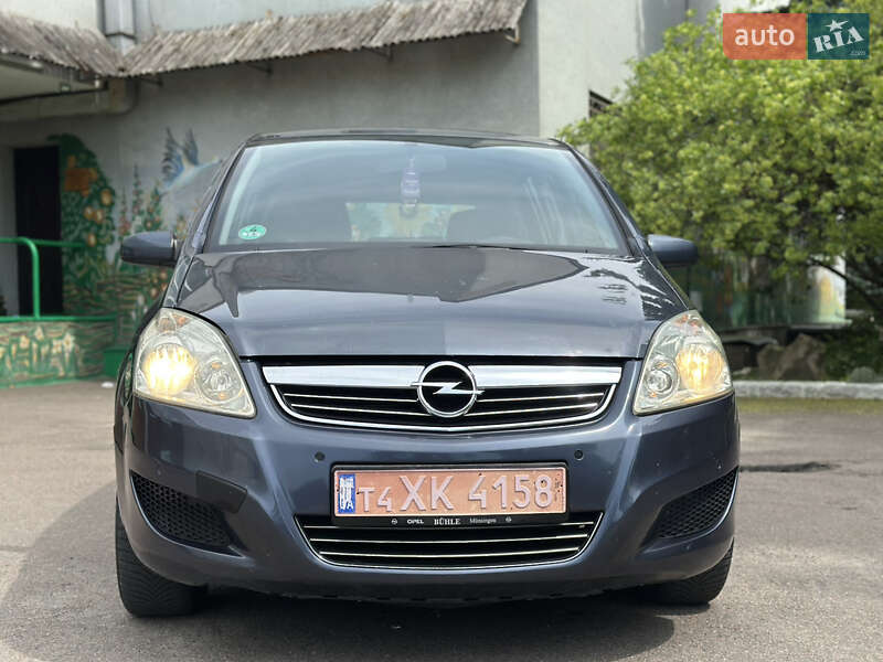 Минивэн Opel Zafira 2008 в Ровно