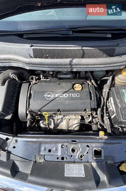 Минивэн Opel Zafira 2008 в 