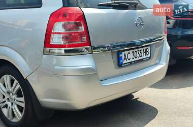 Минивэн Opel Zafira 2011 в 