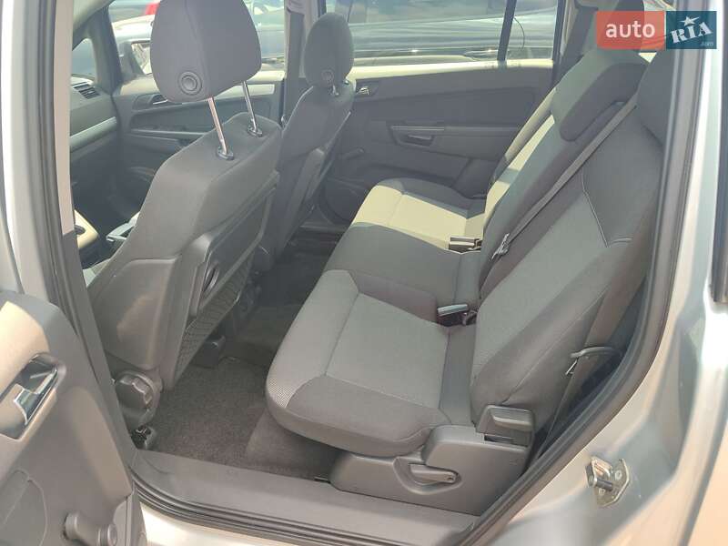 Минивэн Opel Zafira 2011 в Киеве