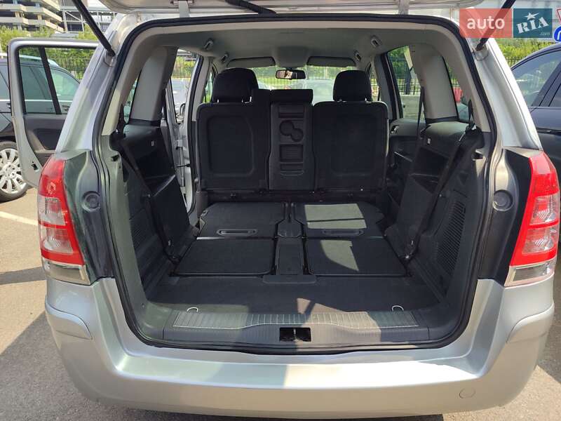 Минивэн Opel Zafira 2011 в Киеве