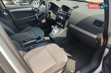 Минивэн Opel Zafira 2011 в 