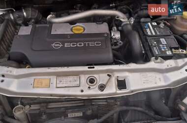 Мінівен Opel Zafira 2000 в 