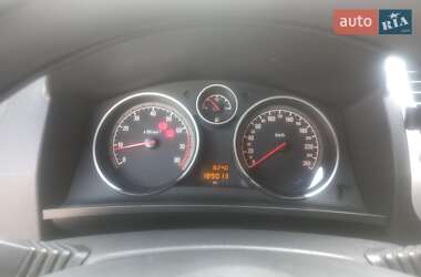 Минивэн Opel Zafira 2010 в 