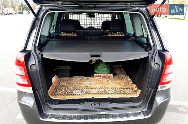 Минивэн Opel Zafira 2009 в 